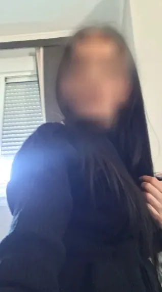Amina, 39