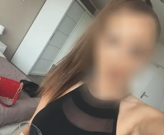 Anna, 26