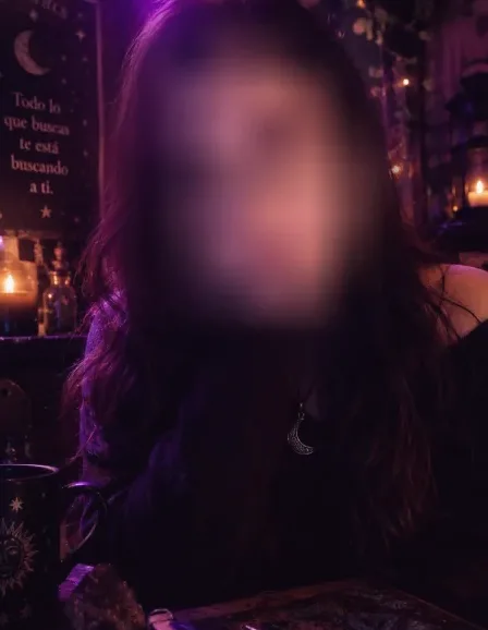 Bernadette, 33