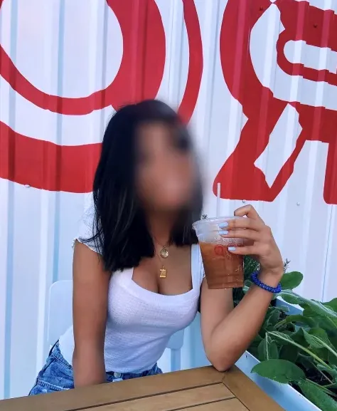 Denise, 19