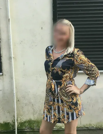 Larissa, 34