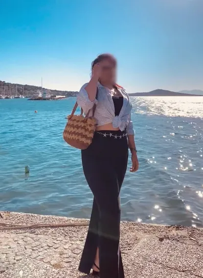 Lilly, 26