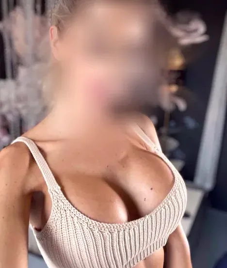 Simone, 36