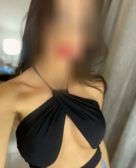 Yvonne, 32